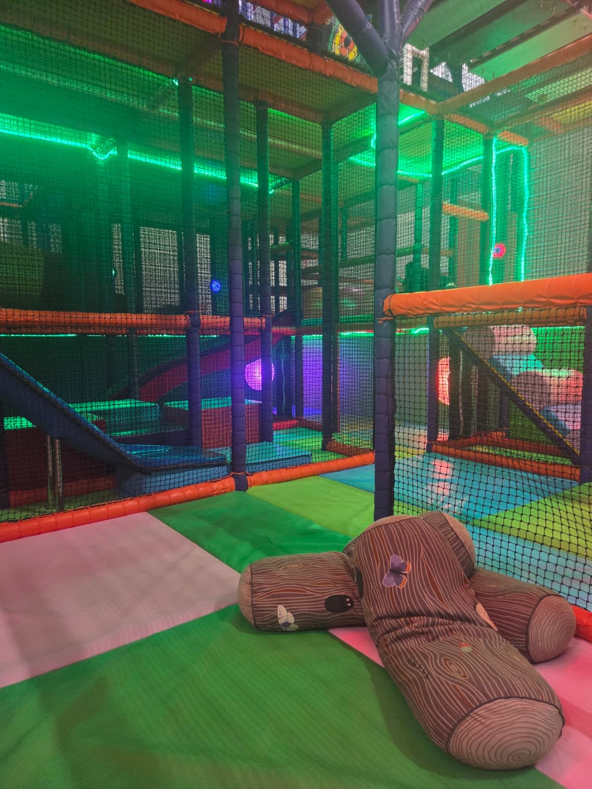 Multi-level jungle play frame